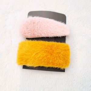 💕 NWOT 1 Pair Of Fluffy Hair Clips Pink and Yellow
